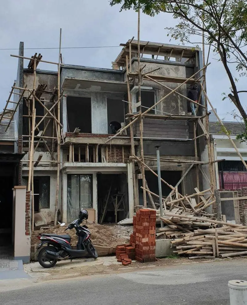 Foto konstruksi rumah biasa sebelum diolah AI