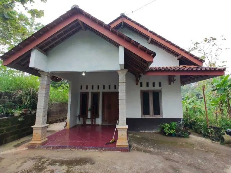 Foto rumah biasa sebelum diolah AI